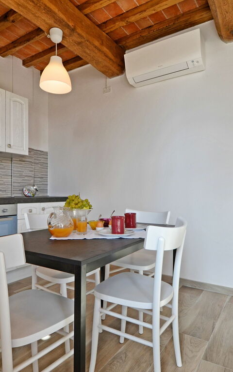 Il Fienile Di Giovanna: Esszimmer, Küche