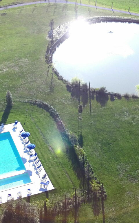 Montaione: Garten, Schwimmbad