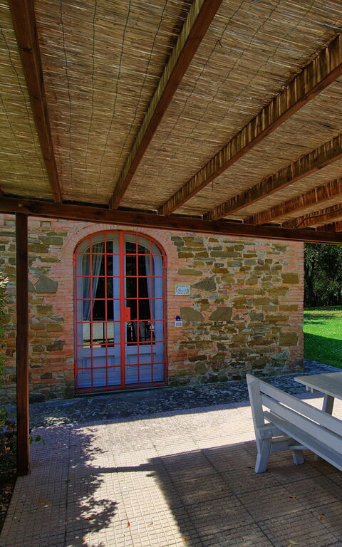 Montaione: Außen, Garten