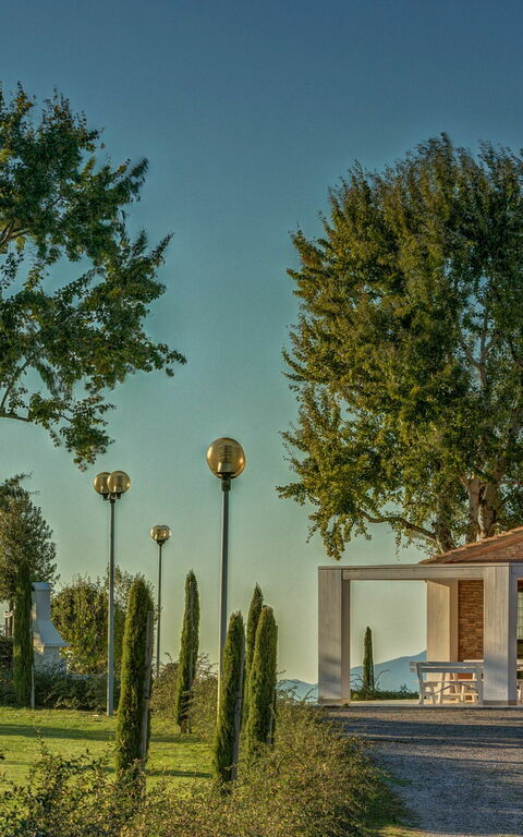 Montaione: Außen, Garten