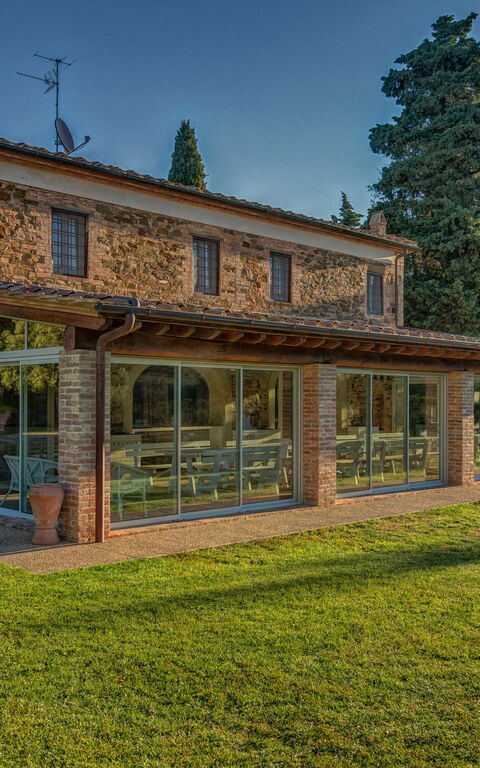 Montaione: Außen, Garten