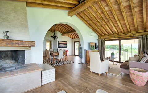 Unterkunft Marcello: Esszimmer, Wohnzimmer