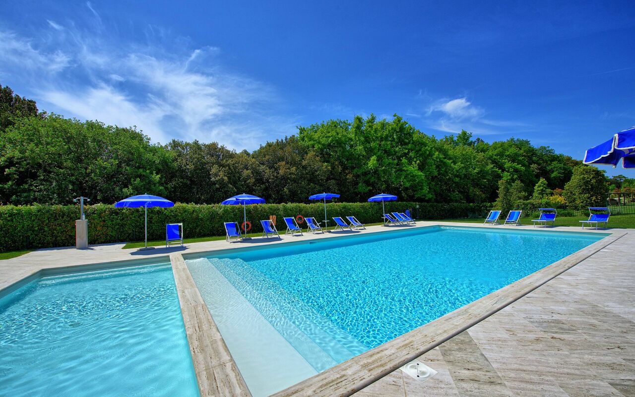 Montaione: Schwimmbad