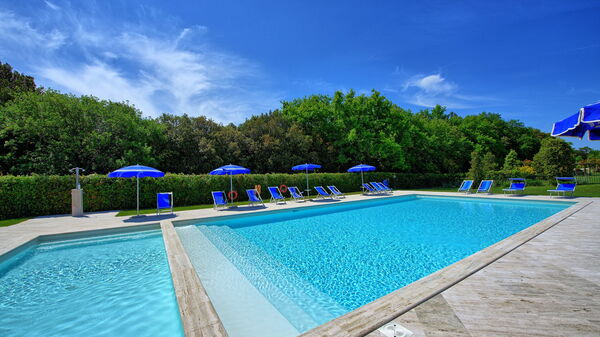 Montaione: Schwimmbad