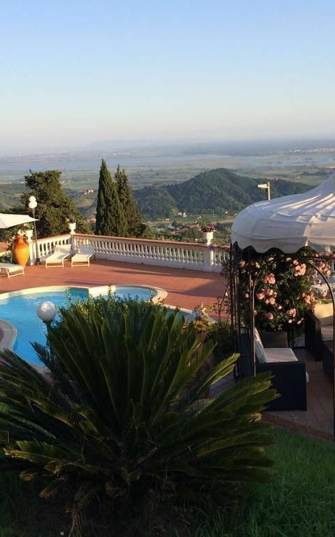 Villa Sophia: Ansichten, Schwimmbad