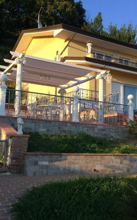 Villa Sophia: Draussen