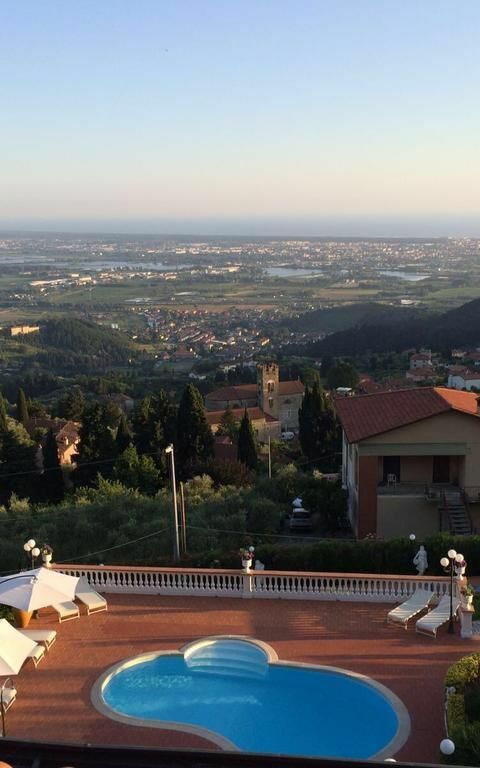 Villa Sophia: Ansichten, Schwimmbad