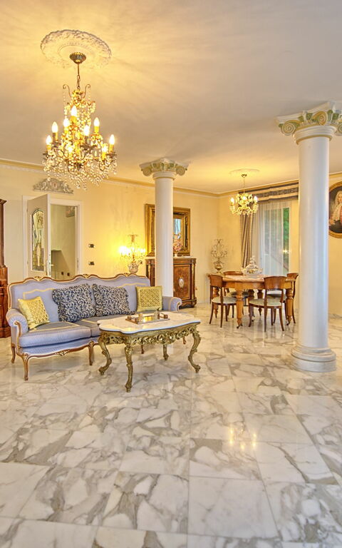 Villa Sophia: Esszimmer, Wohnzimmer