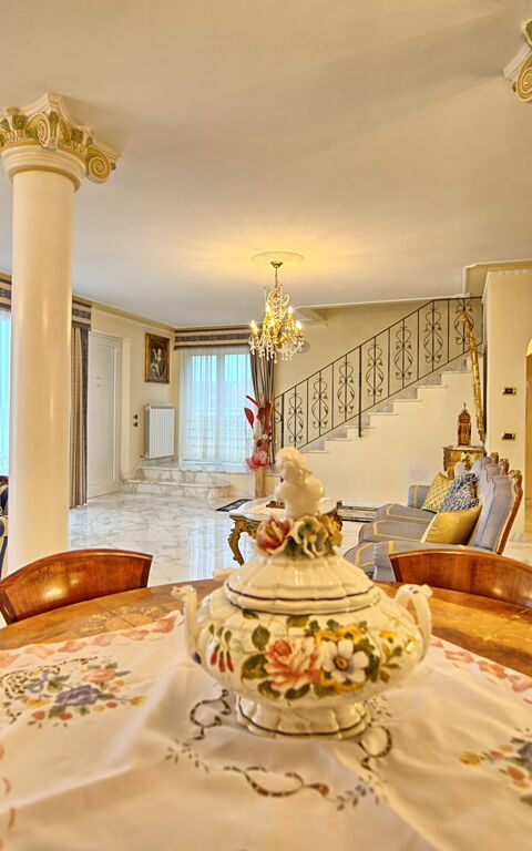 Villa Sophia: Esszimmer, Wohnzimmer