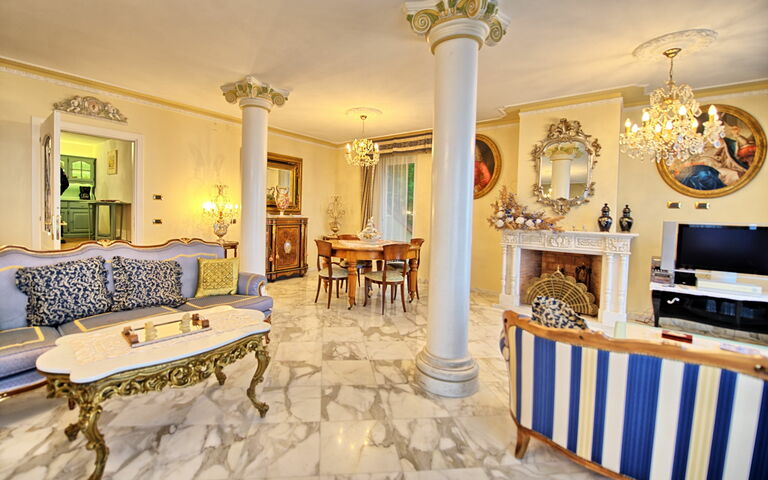 Villa Sophia: Esszimmer, Wohnzimmer