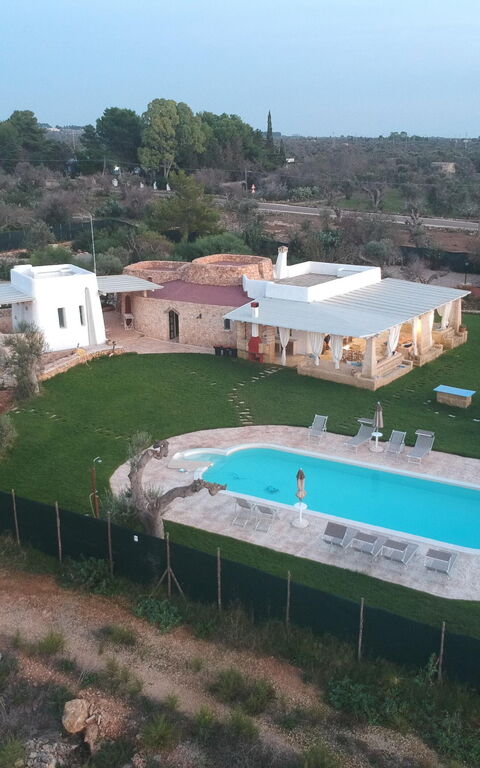 Trullo Torre Suda: Garten, Schwimmbad