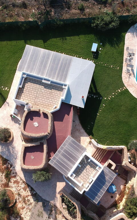 Trullo Torre Suda: Ansichten, Garten, Schwimmbad