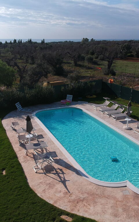 Trullo Torre Suda: Ansichten, Garten, Schwimmbad