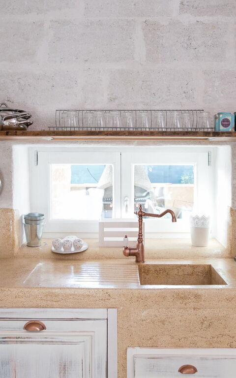 Trullo Torre Suda: Esszimmer, Küche