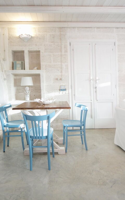 Trullo Torre Suda: Wohnzimmer