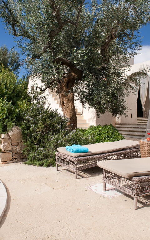 Tia Trullo: Draussen, Schwimmbad