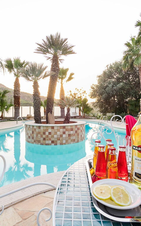 Villa Agorà: Draussen, Schwimmbad