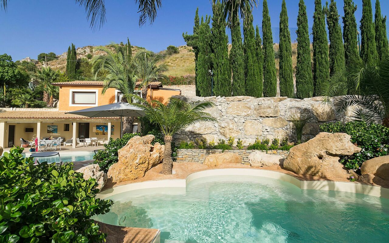 Villa Agorà: Garten, Schwimmbad