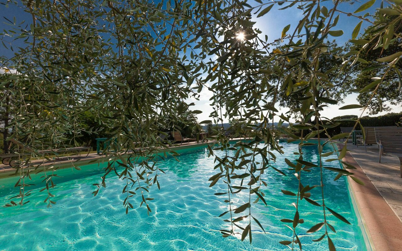 Villa Poggiospinoso: Draussen, Schwimmbad
