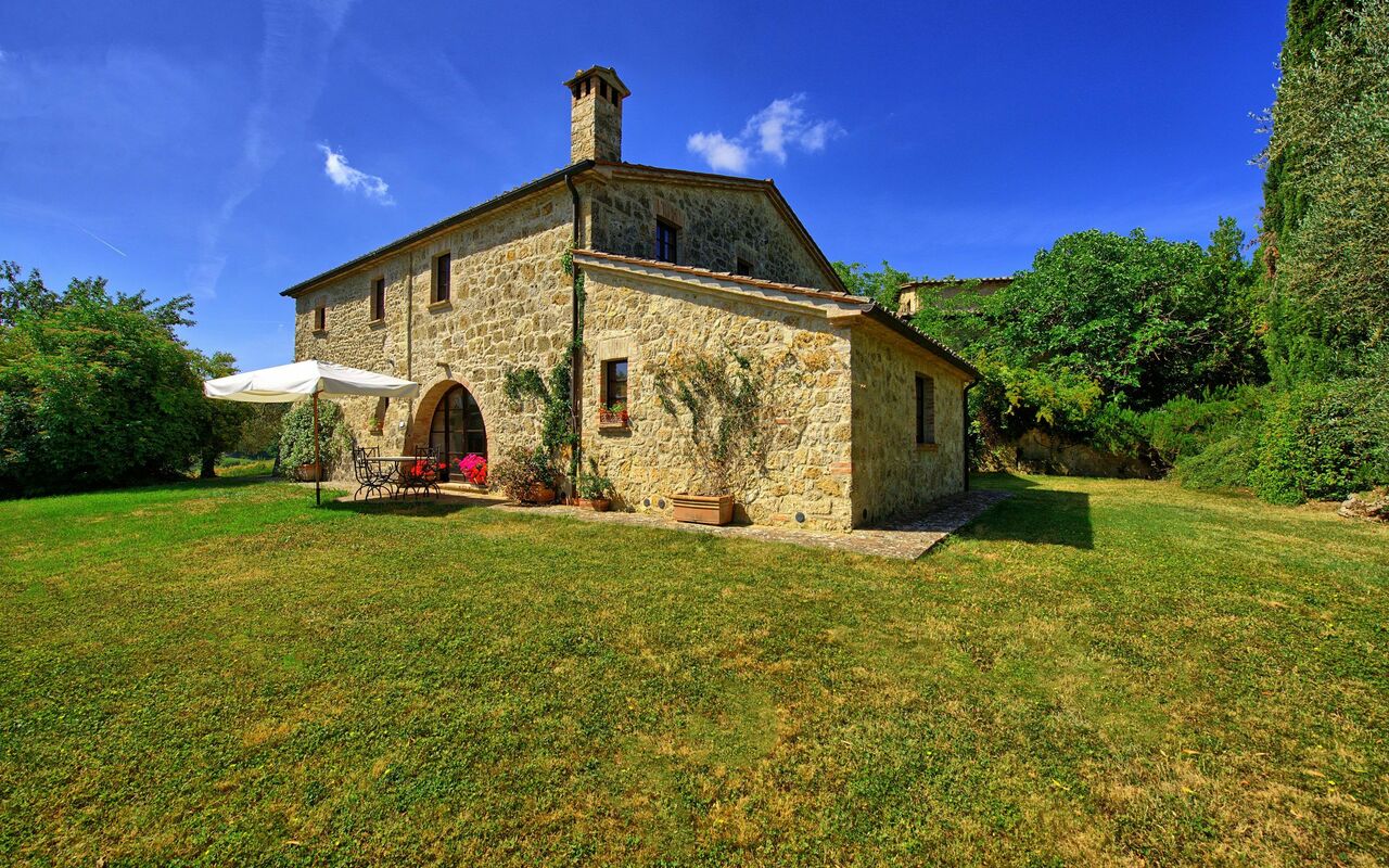 Villa Sarteano: Außen, Garten