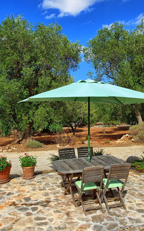 Trullo Pascarosa: Garten