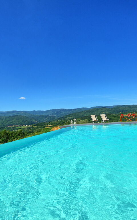 Casale Daniele: Draussen, Schwimmbad