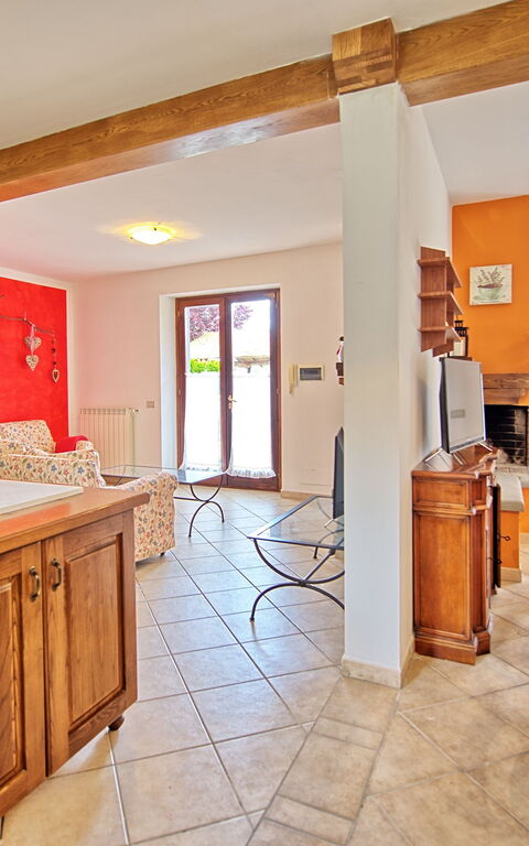 Casale Daniele: Esszimmer, Küche, Wohnzimmer