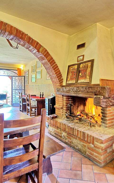 Villa Mario: Esszimmer, Wohnzimmer