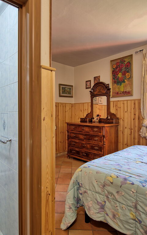 Villa Mario: Bad, Schlafzimmer