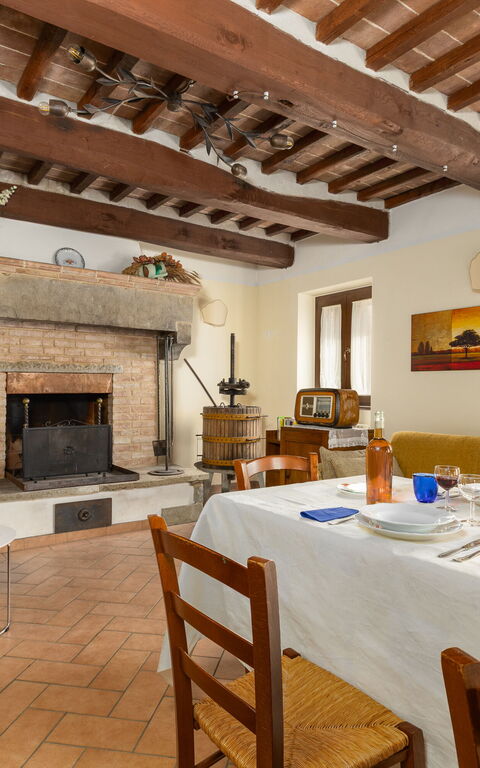 Casale Tiziano: Esszimmer
