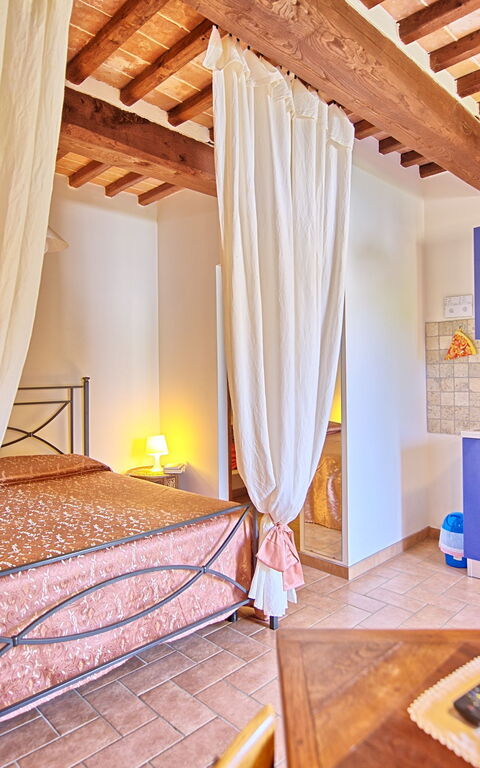 Casale Tiziano: Esszimmer, Küche, Schlafzimmer