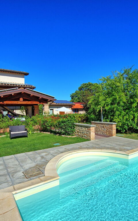 Casale Tiziano: Garten, Schwimmbad