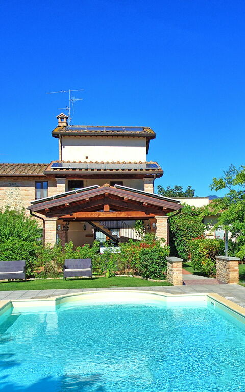 Casale Tiziano: Garten, Schwimmbad