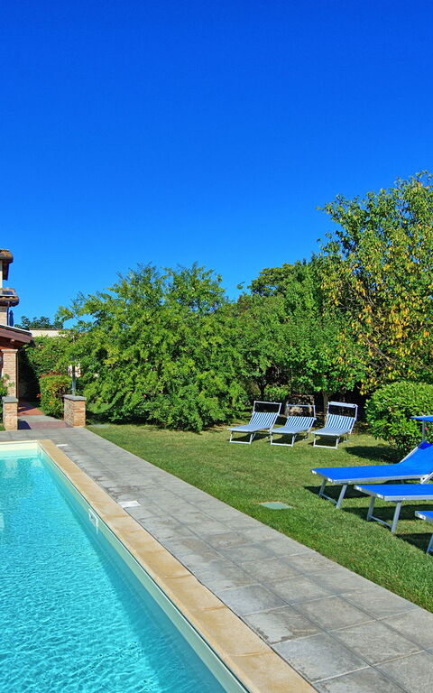 Casale Tiziano: Garten, Schwimmbad