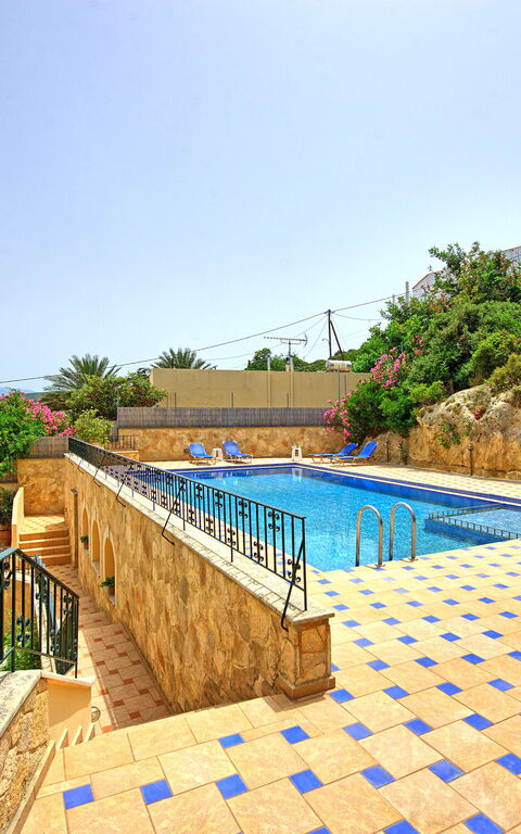 Villa Sevi Grande: Garten, Schwimmbad