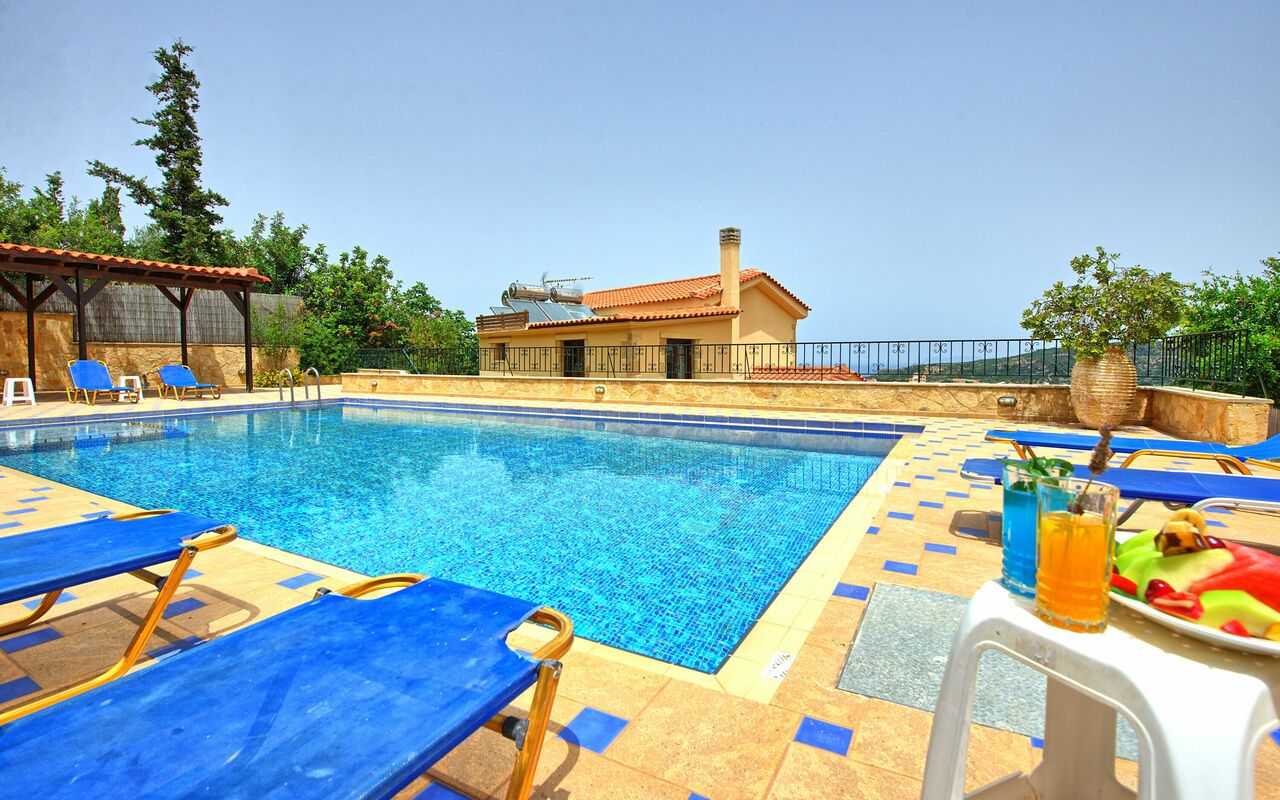 Villa Sevi Grande: Schwimmbad