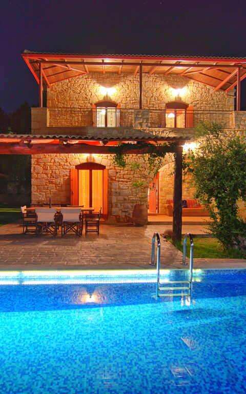 Villa Vrisses: Draussen