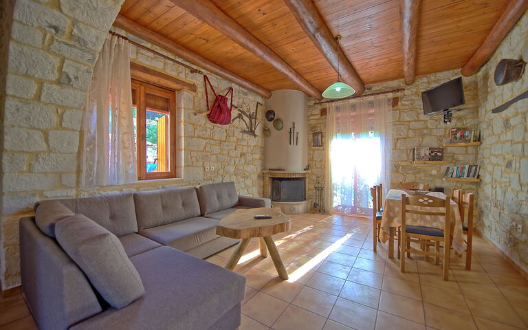 Villa Vrisses: Esszimmer, Wohnzimmer
