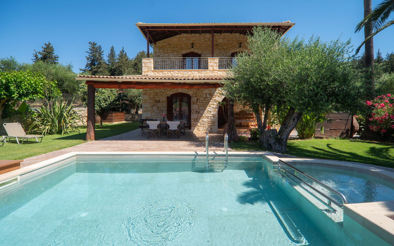 Villa Vrisses: Außen, Draussen, Garten, Schwimmbad