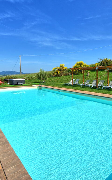 Casale Santa Francesca: Draussen, Garten, Schwimmbad