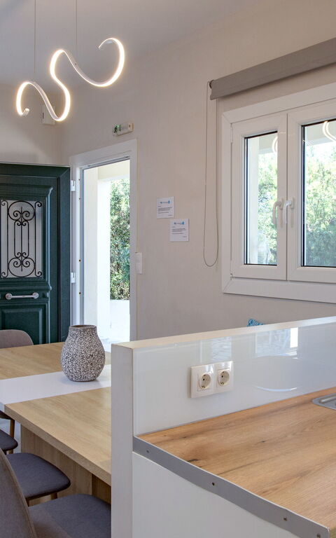 Beachfront Villa Seasun: Esszimmer, Küche