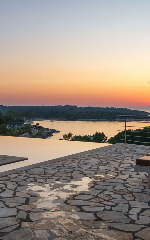 Beachfront Villa Seasun: Ansichten, Draussen, Schwimmbad