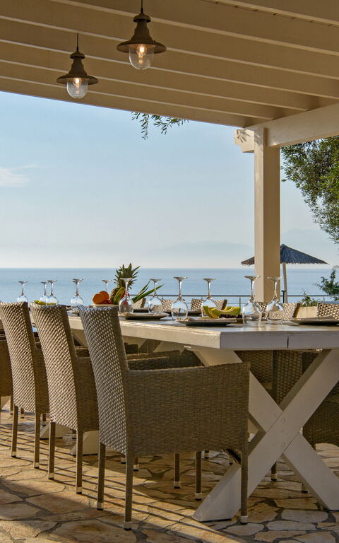 Beachfront Villa Seasun: Balkon / Terrasse / Patio, Draussen