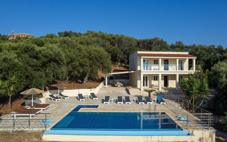 Beachfront Villa Seasun: Außen, Draussen, Schwimmbad