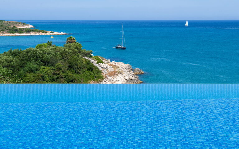 Beachfront Villa Seasun: Ansichten, Draussen, Schwimmbad