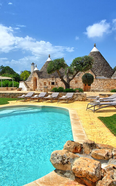 Trullo Santo Stefano: Draussen, Garten, Schwimmbad