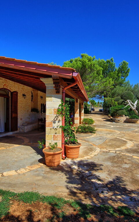 Lamia Santo Arcangelo: Außen