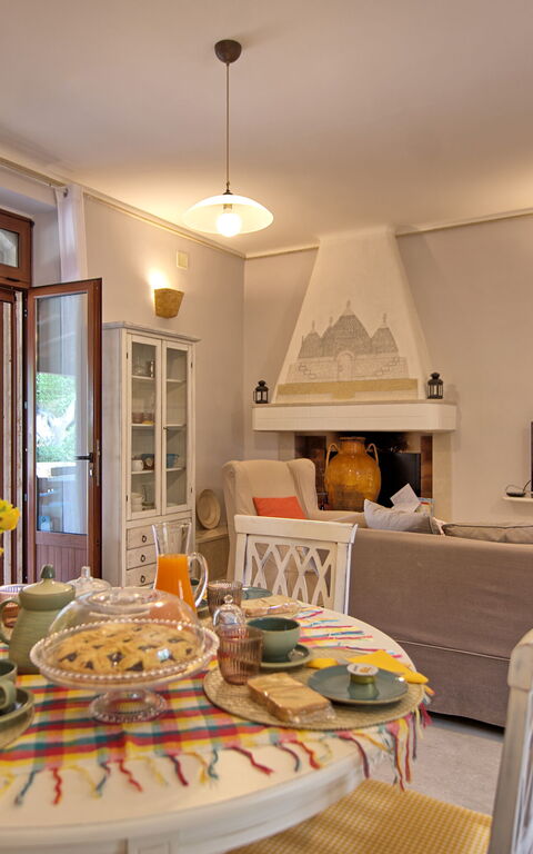 Lamia Santo Arcangelo: Esszimmer, Wohnzimmer