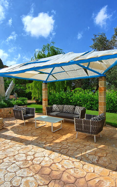 Lamia Santo Arcangelo: Draussen, Garten