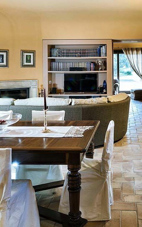 Villa Arangea: Esszimmer, Küche